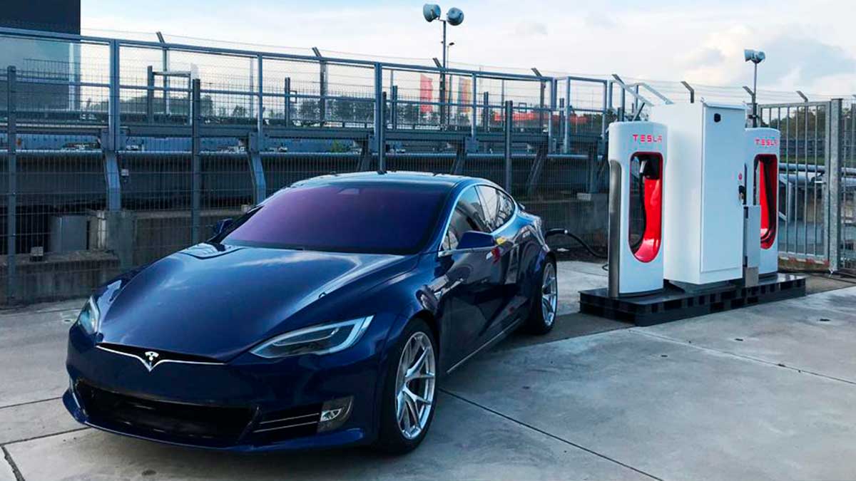Carros da Tesla vão falar com peões – Mundo Smart - mundosmart