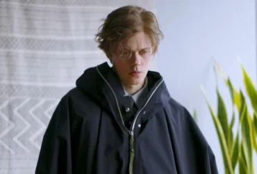 bill-skarsgard-protagonista-physint-mundo-smart