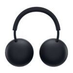 Auscultadores PlayStation Pulse em Midnight Black, vistos de frente sobre fundo branco.